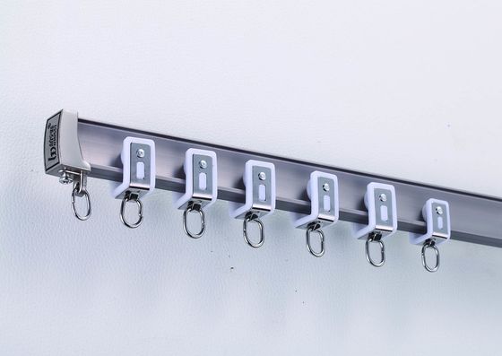 Bom preço. Trilha dobrável curvada da cortina de 6.7m para as cortinas pesadas fáceis instalar Em linha