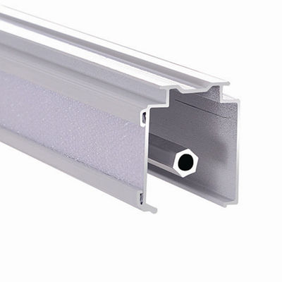 Bom preço. Jogo retrátil impermeável do comprimento 4m Roman Blind Track Roman Shade Em linha